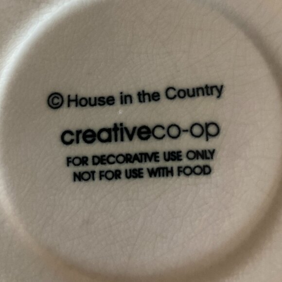 Creative Co-op frog and dragonfly dish with lid - Picture 7 of 7